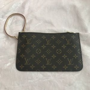 Louis Vuitton pochette